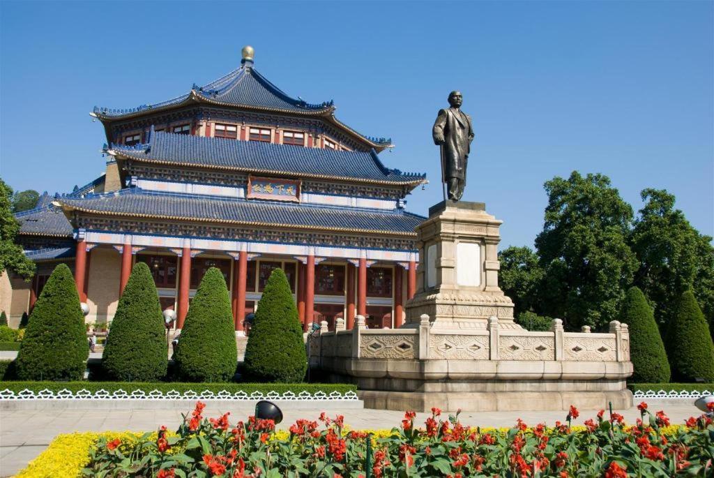 Insail Hotels Dongshankou Subway Station Гуанджоу Екстериор снимка